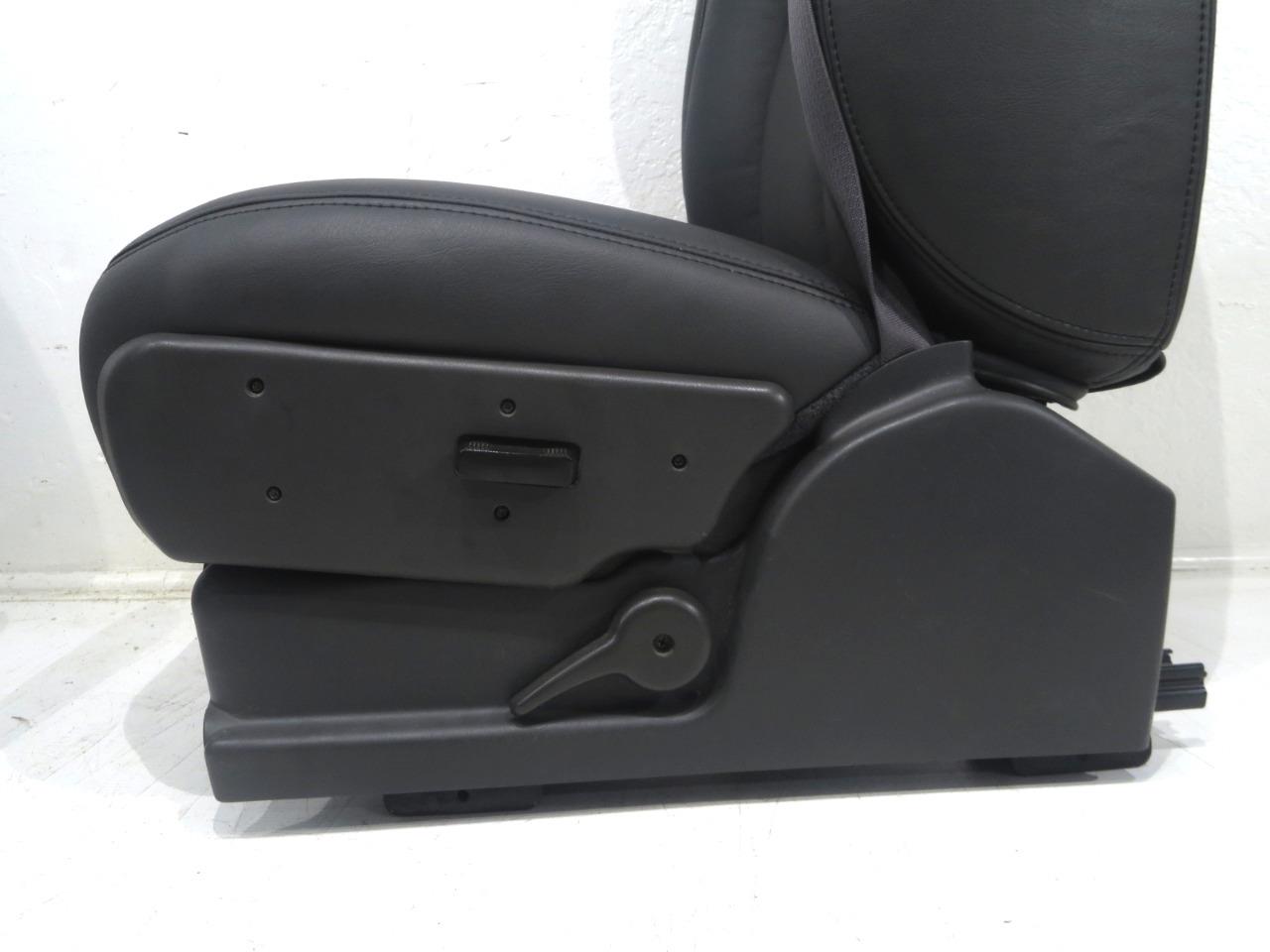 Chevy Truck Seats & SUV Seats 1999-2006 OEM & Custom | OEM Seats